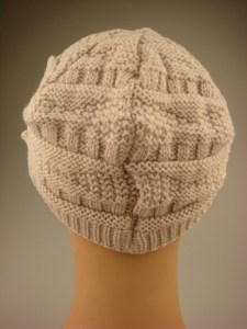 damesmuts-lange klep-lichtbeige-muts042-2-beterpet-nl